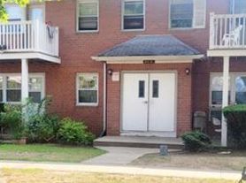 9C Hemlock Dr, Bay Shore, NY