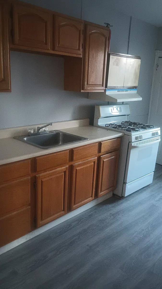 Building Photo - 902 Douglass St #3
