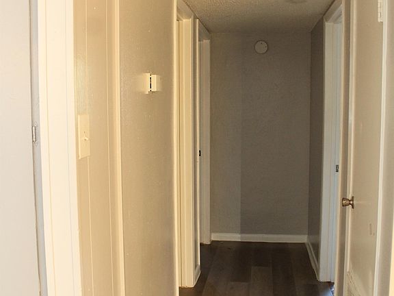 3rd image of 410-100 S 2nd St #2