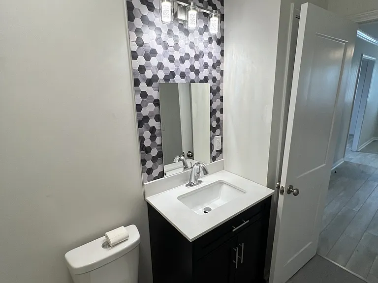 823 Shull St — Photo 11