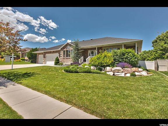 3rd image of 1058 W Trimble Creek Dr