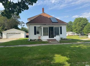 111 NE 5th St, Aledo, IL 61231