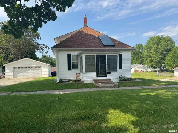 111 NE 5th St, Aledo, IL 61231