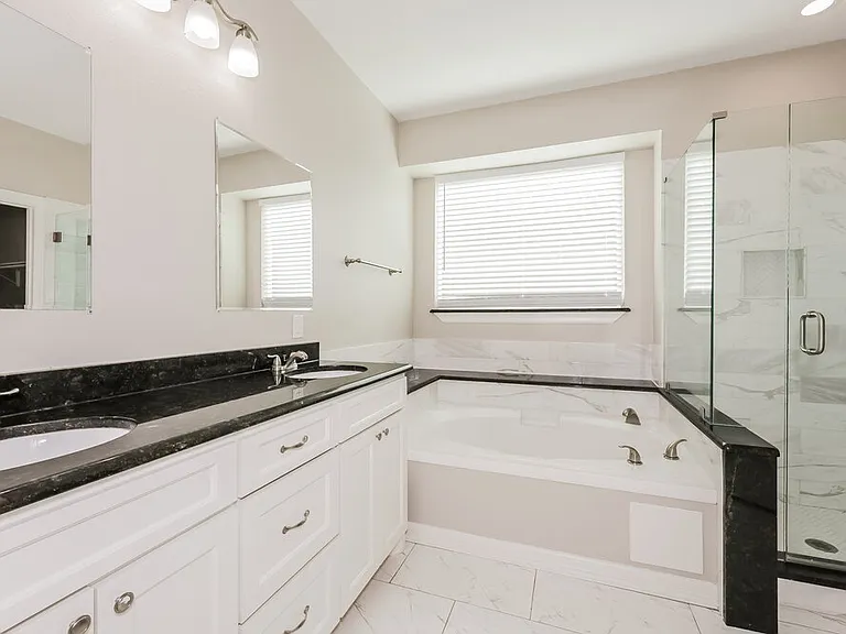 7721 Arcadia Trl — Photo 12
