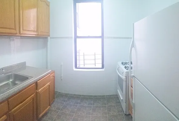 Rented by Uptown Flats LLC | media 25
