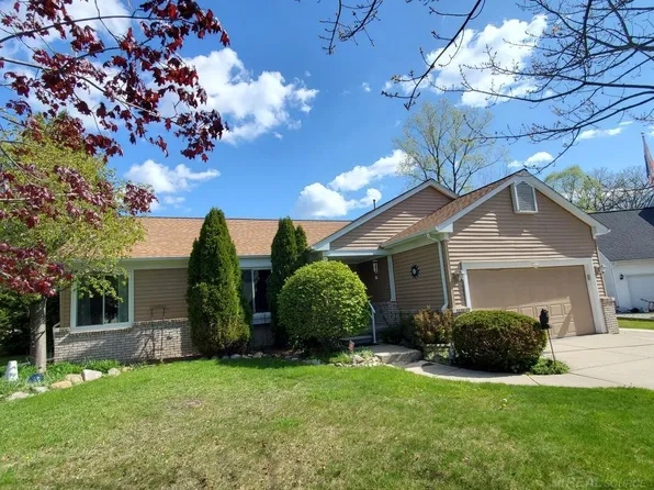1560 N Delano St, Saint Clair, MI 48079