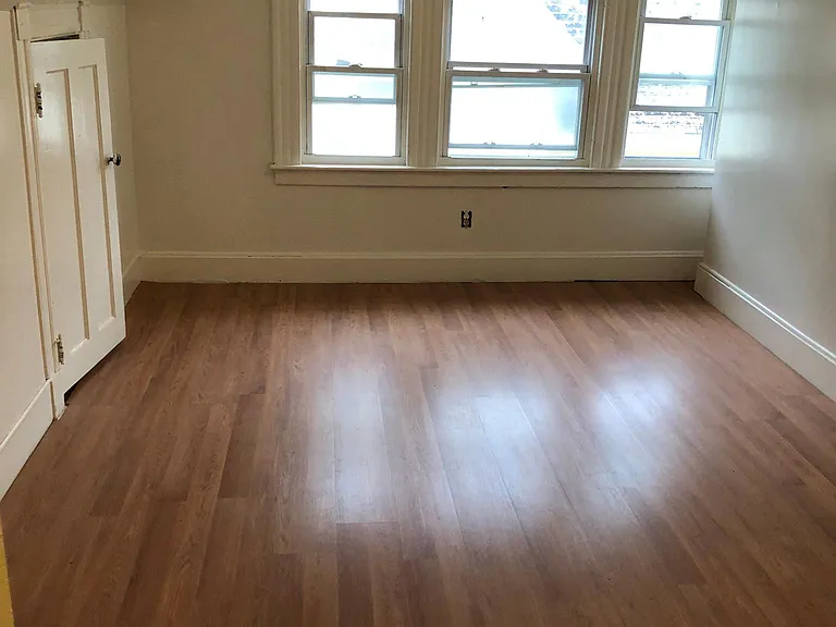 220 Sherman Ave — Photo 8