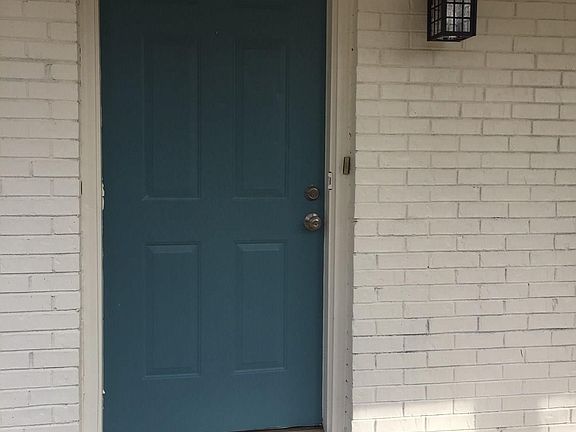 2nd image of 3276 Goldenchain Dr