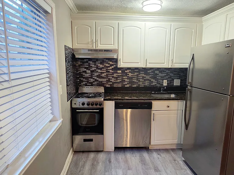 21 Delmont Dr NE #6 — Photo 8