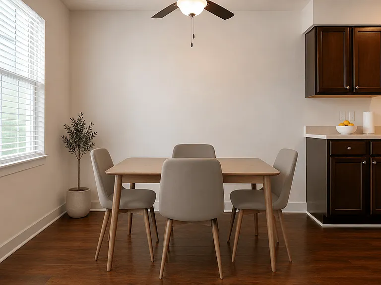 Hamilton Square Apartments — Photo 15