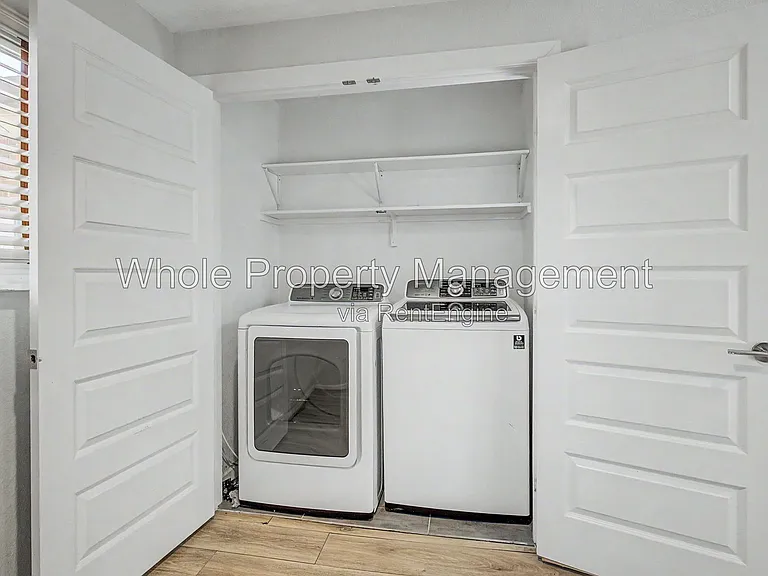 2991 Hudson St — Photo 10