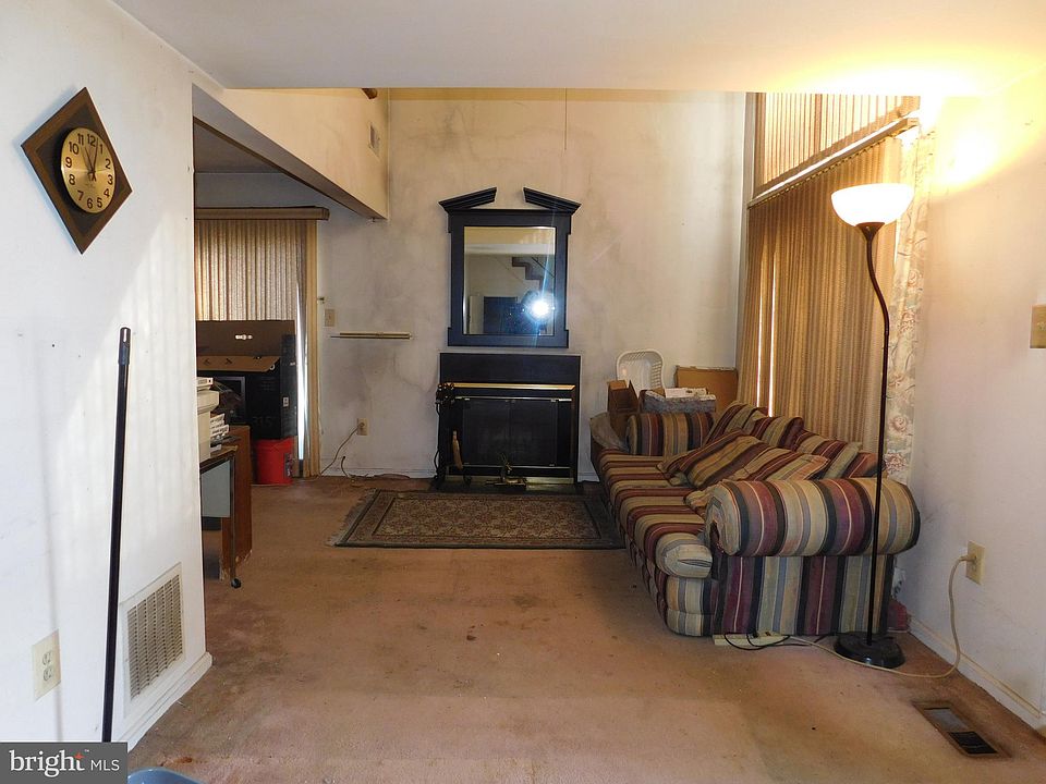 2nd image of 7323 Split Rail Ln