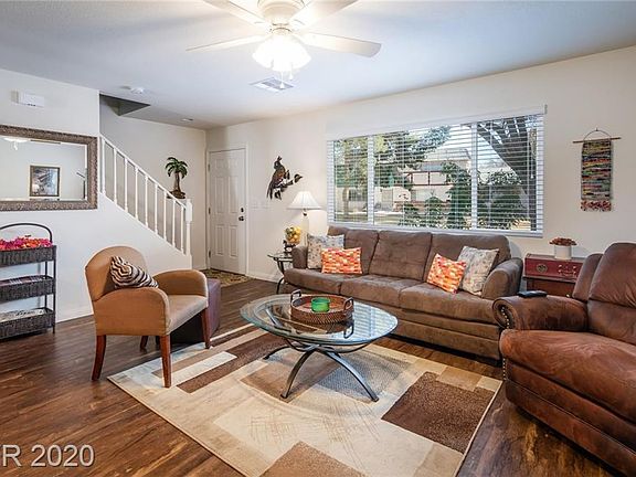 4th image of 657 Greenbriar Townhouse Way