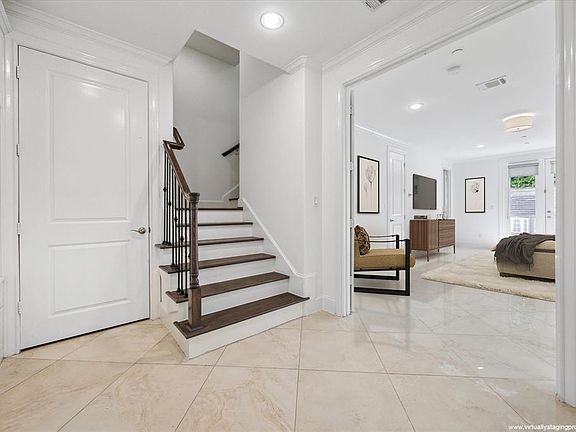 4th image of 4725 Oakshire Dr
