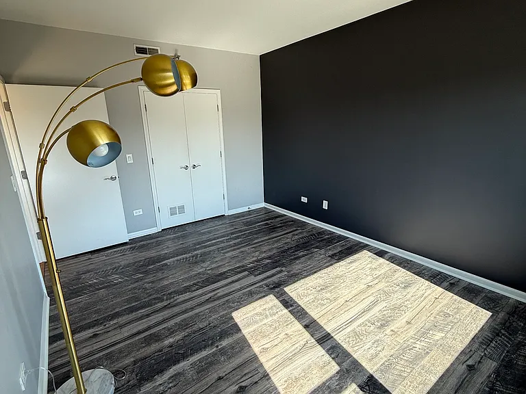 100 N Hermitage Ave #515 — Photo 10