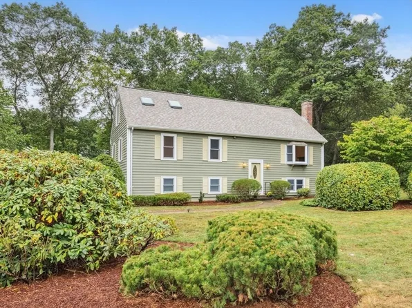 28 Edwards Rd, Foxboro, MA 02035