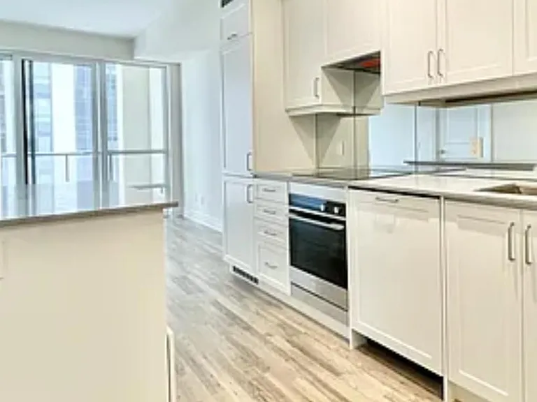 9085 Jane St #1104 — Photo 10