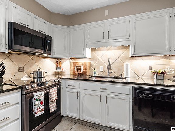 5th image of 4533 S 61st St