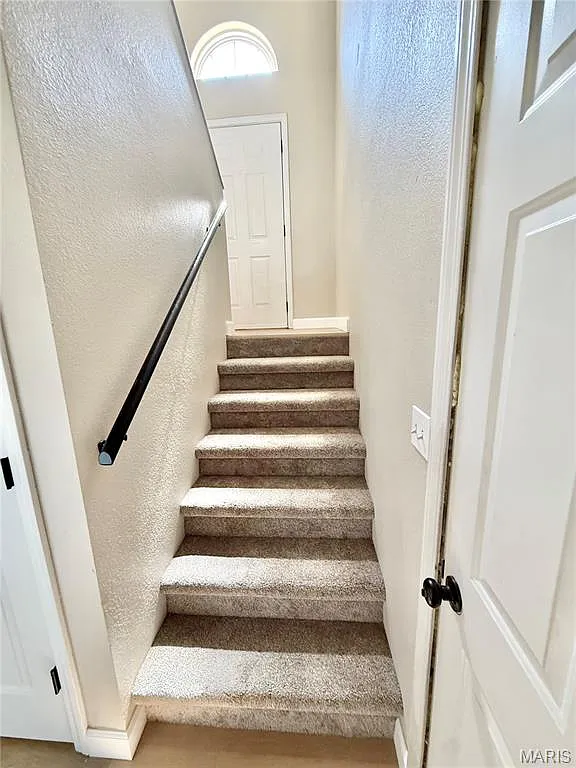3 bed, 3.0 bath, 1626 sqft, $2,600 — Photo 2