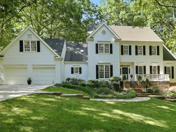 429 Grosvenor Dr, Raleigh, NC 27615