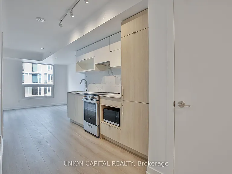 100 Queen St E #2312 — Photo 7