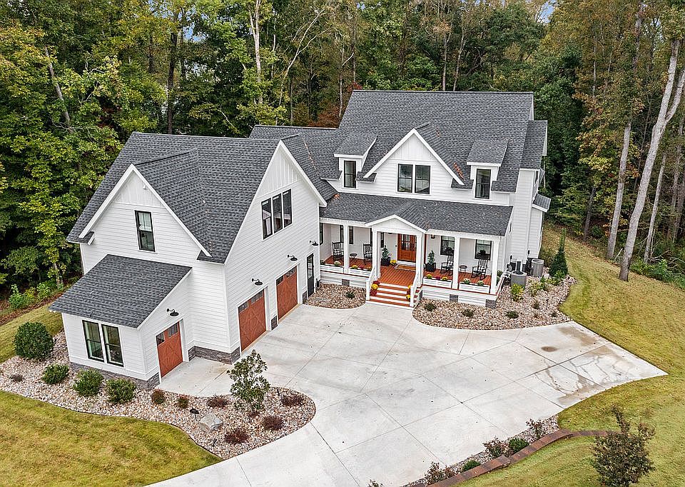 1st image of 3620 Oak Hills Dr