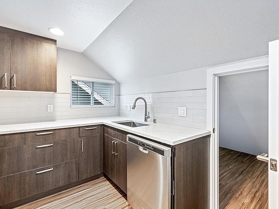 4th image of 808 NW Market St #3