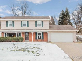 2930 Manitou Dr NE, Grand Rapids, MI 49525