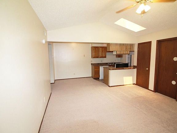 2nd image of 1209 Parkwood Ct