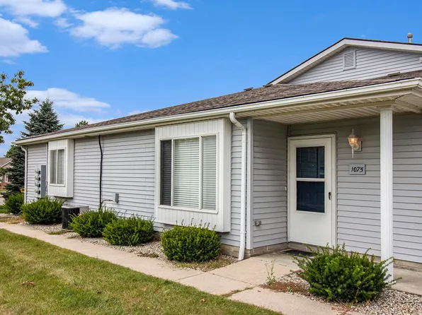 1075 Lake Park Cir, Grand Blanc, MI 48439