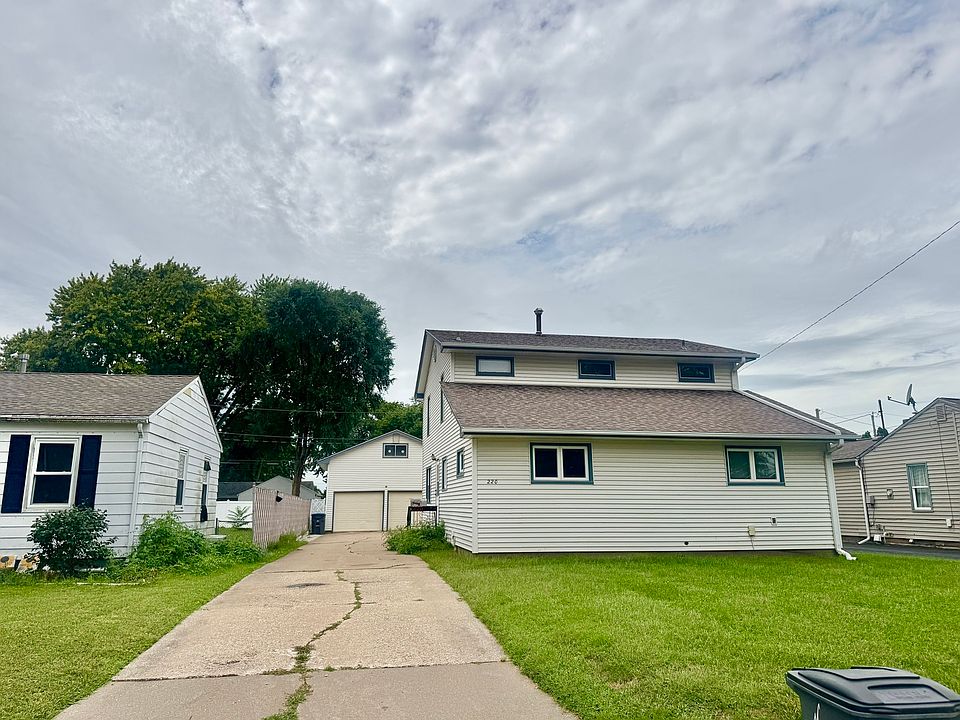1st image of 220 5th St E