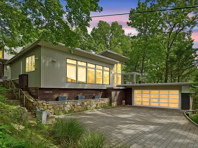 12 Seely Pl — Photo 1
