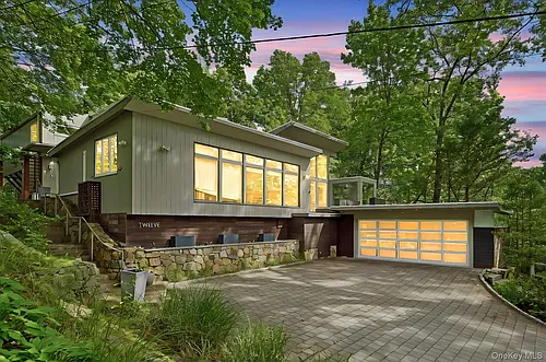 12 Seely Pl Photo 1