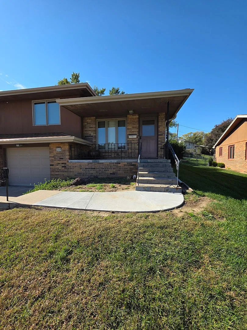 Spacious 3 Bedroom Duplex! Available Now! — Photo 1