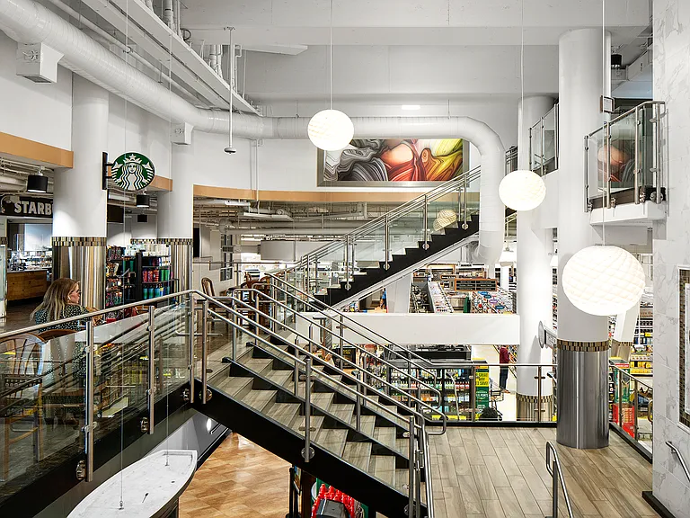 Enjoy the convenience of Harris Teeter right on-site