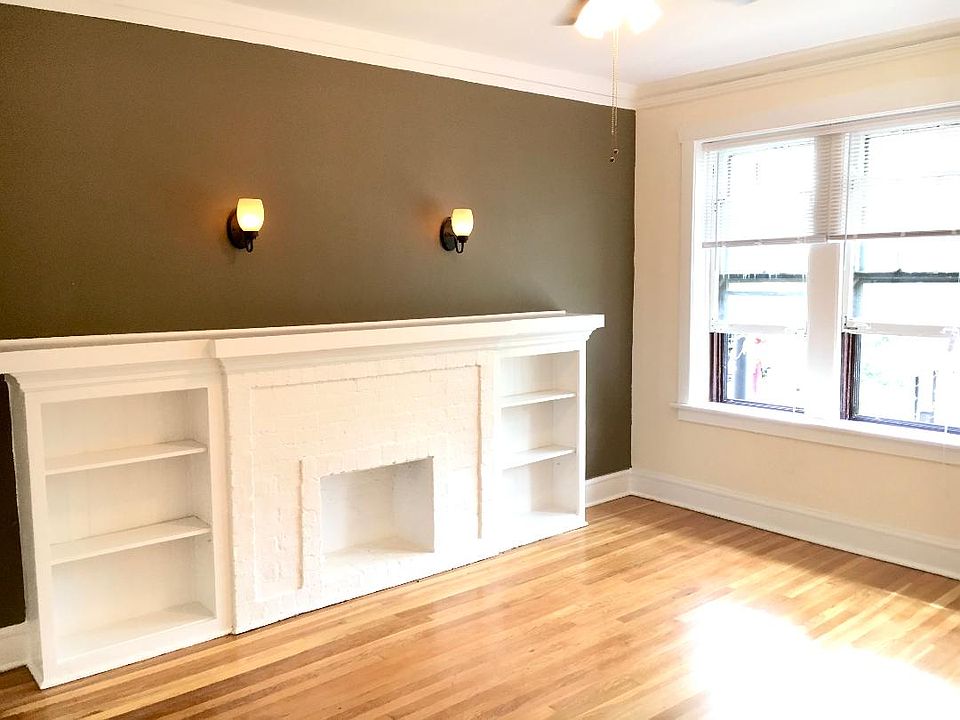1st image of 1926 W Montrose Ave #2
