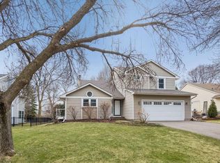 19440 Vine Ridge Rd, Shorewood, MN 55331