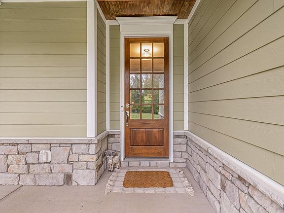 3rd image of 271 Two Rivers Dr