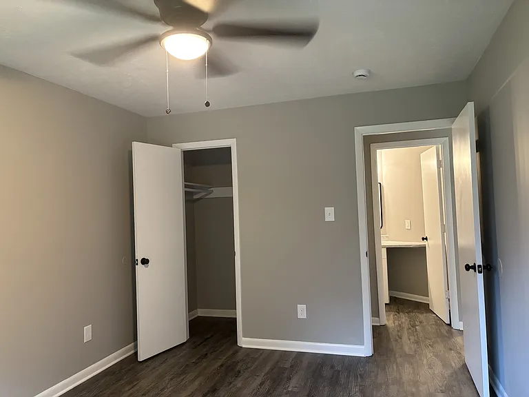 1123 Southwood Dr — Photo 15