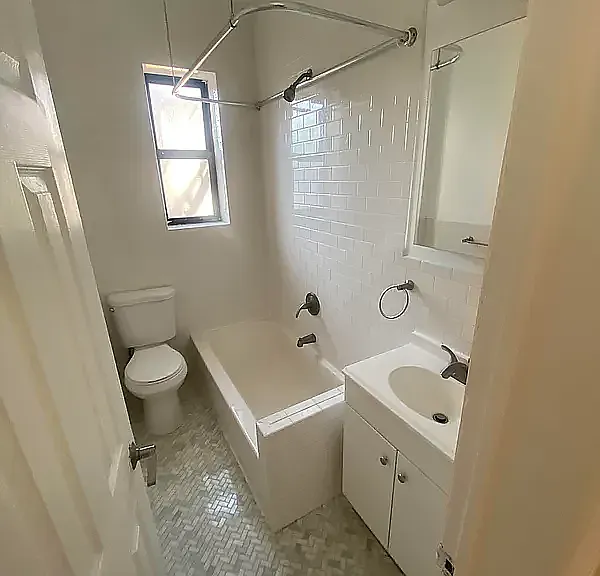 29-08 31st Ave #C8 — Photo 6