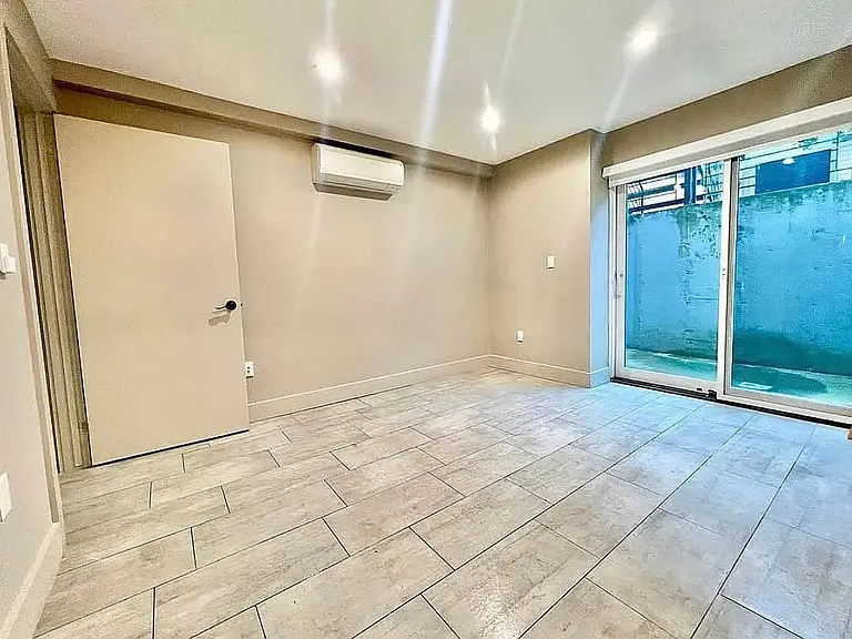 2809 Snyder Ave #B — Photo 7