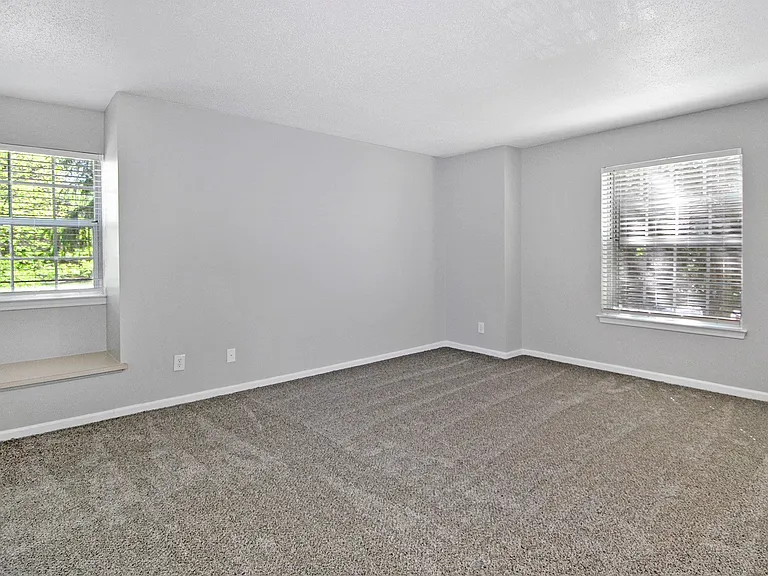 Woodland Valley Apartments — Photo 35