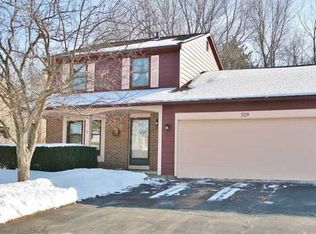 329 Pebbleview Dr, Rochester, NY 14612