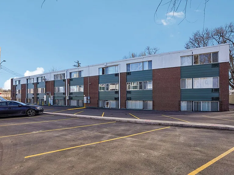 Southgate Commons — Photo 32