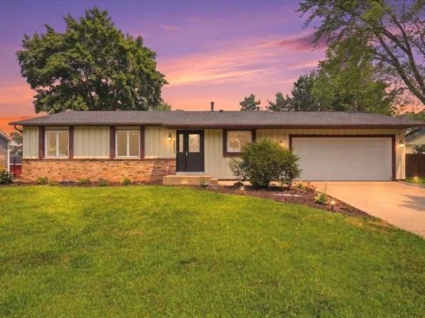 2602 Hawthorne Ln, Stillwater, MN 55082