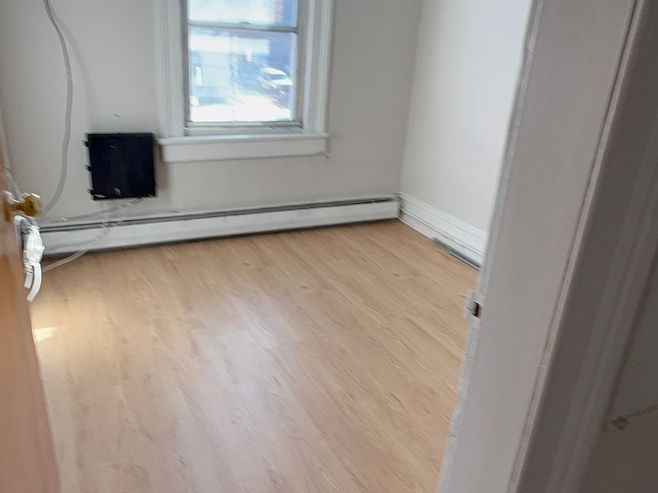1st image of 3625 Kennedy Blvd #2