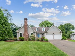 25 Evelyn St, Southport, CT 06890