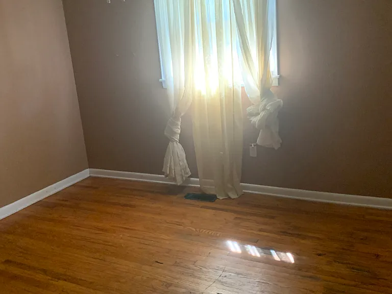 107 Thomas St — Photo 3