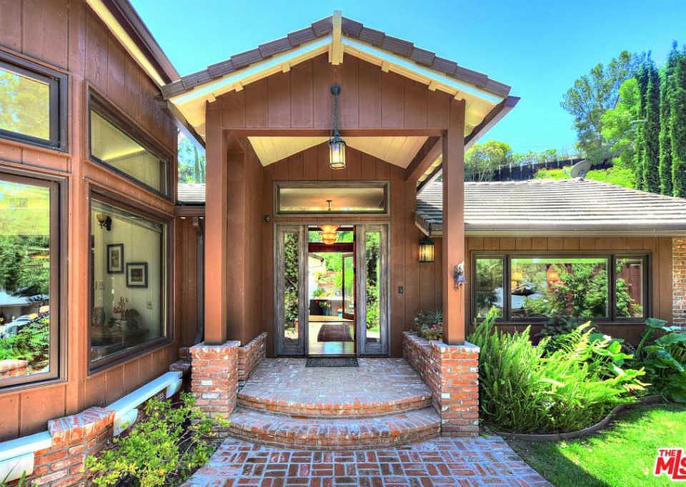 1st image of 9940 Shadow Hills Dr