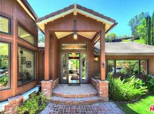 9940 Shadow Hills Dr, Sunland, CA 91040